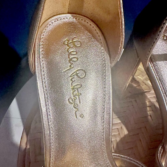 Lilly Pulitzer “Kendall” Gold Ankle Strap Heels SZ 7 - Picture 9 of 9